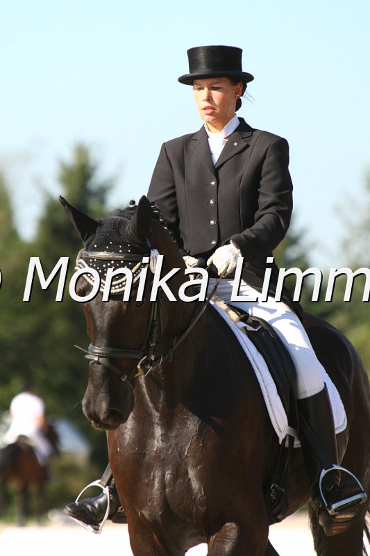 109M6533_Dr. Delgardo_Dressur L_Mannschaft.JPG